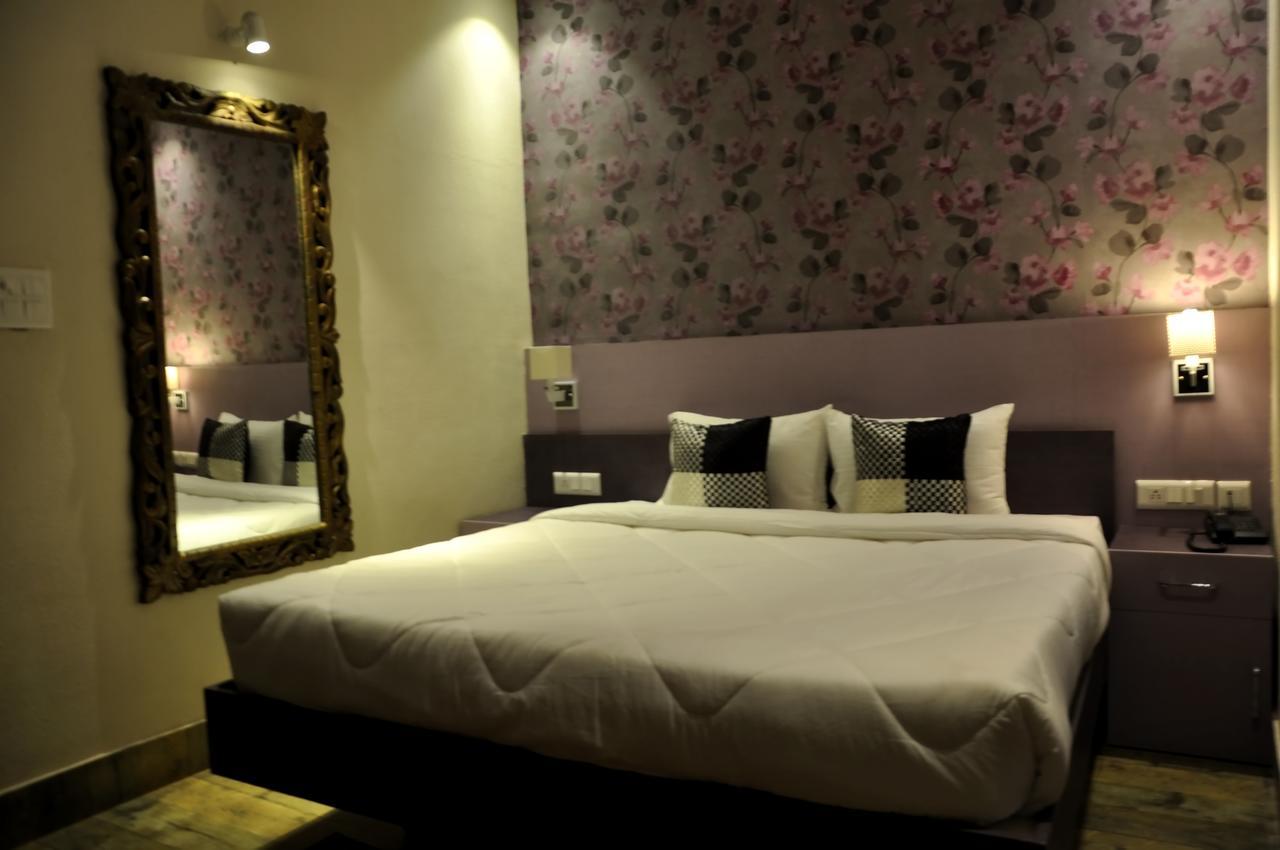 Hotel Krishna Mahal Thanesar Экстерьер фото